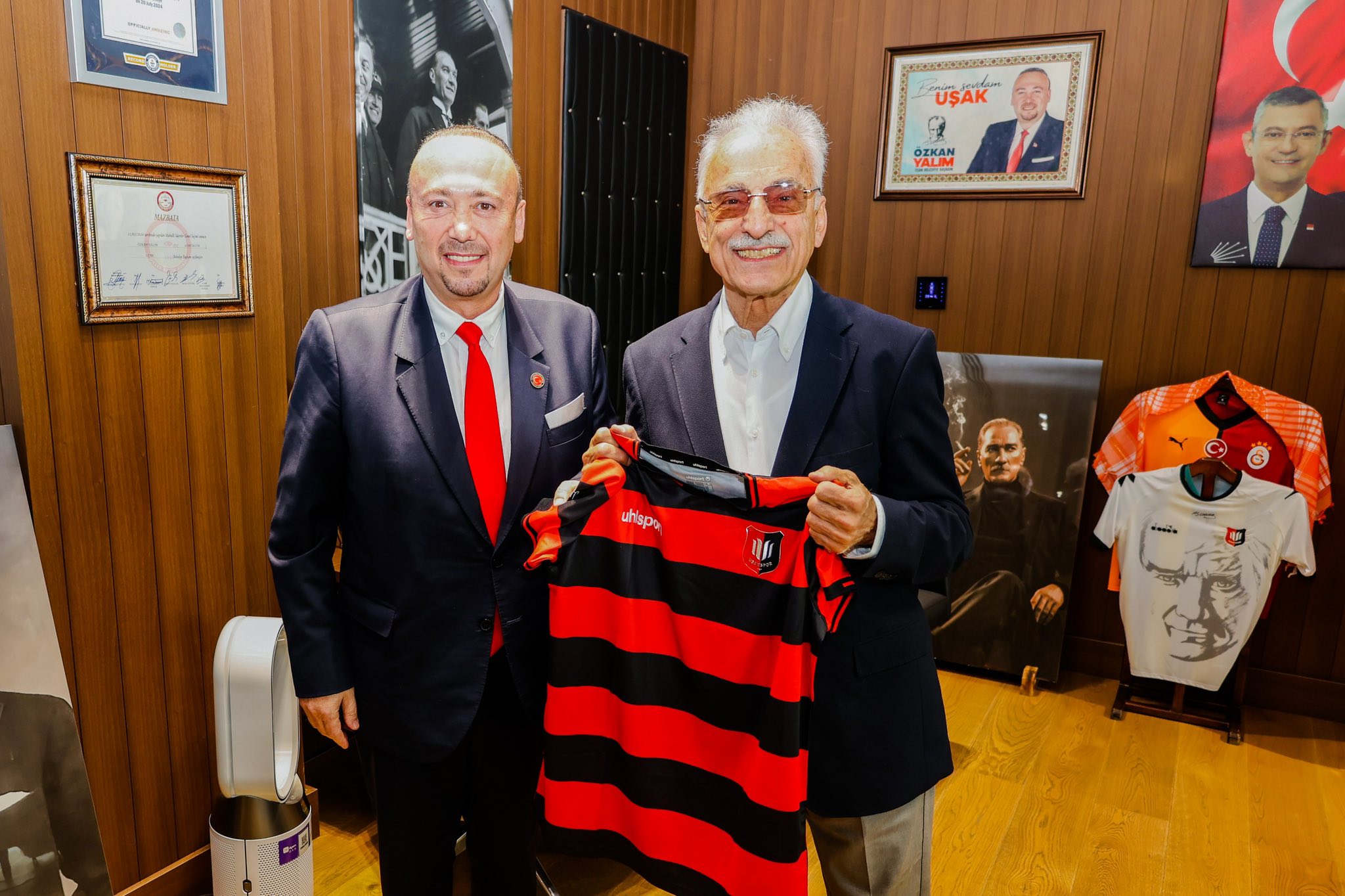 574515452 1146278897646050 1384508507788100468 N