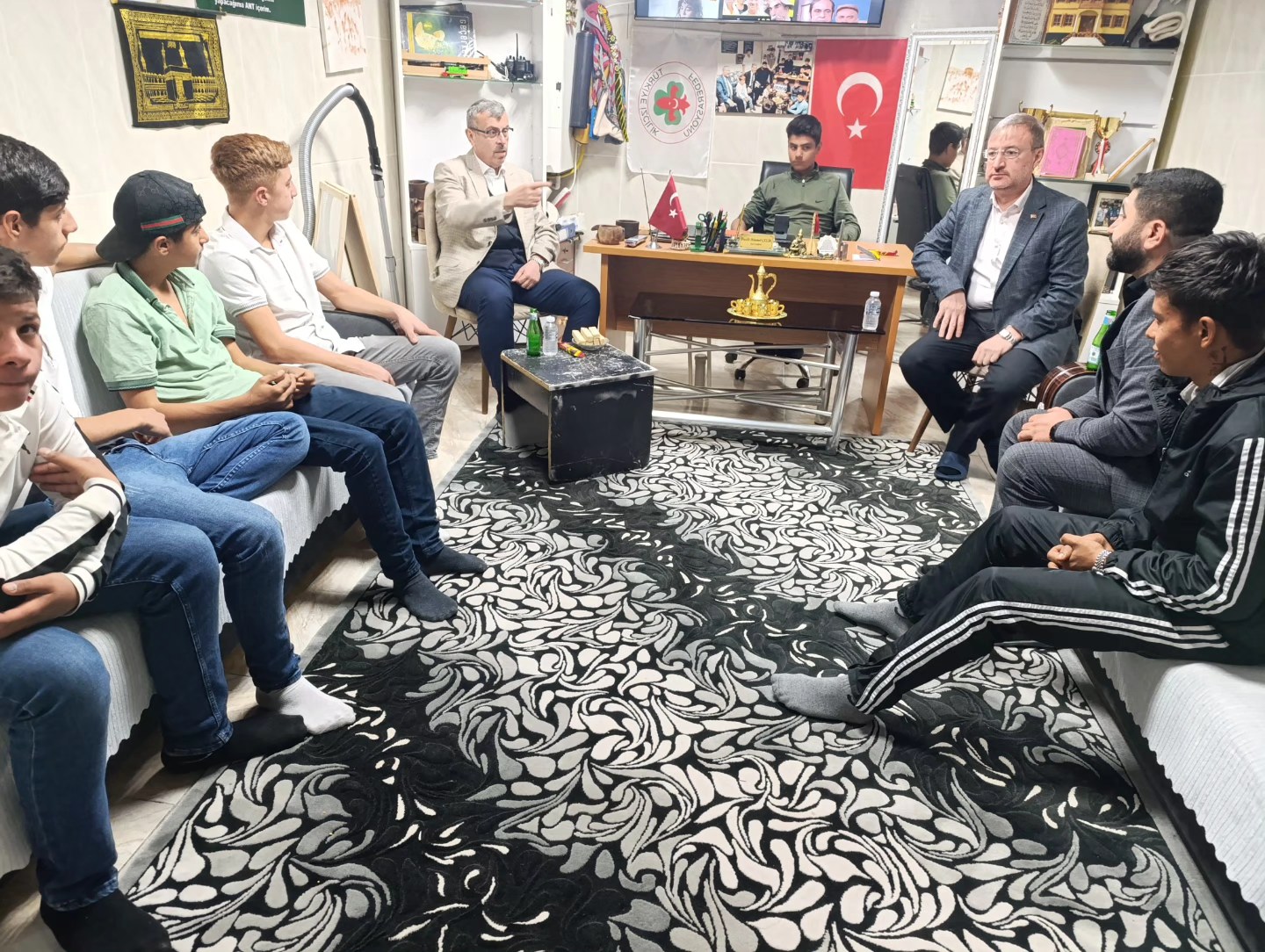 575113894 122155832642627851 4640287861753464033 N