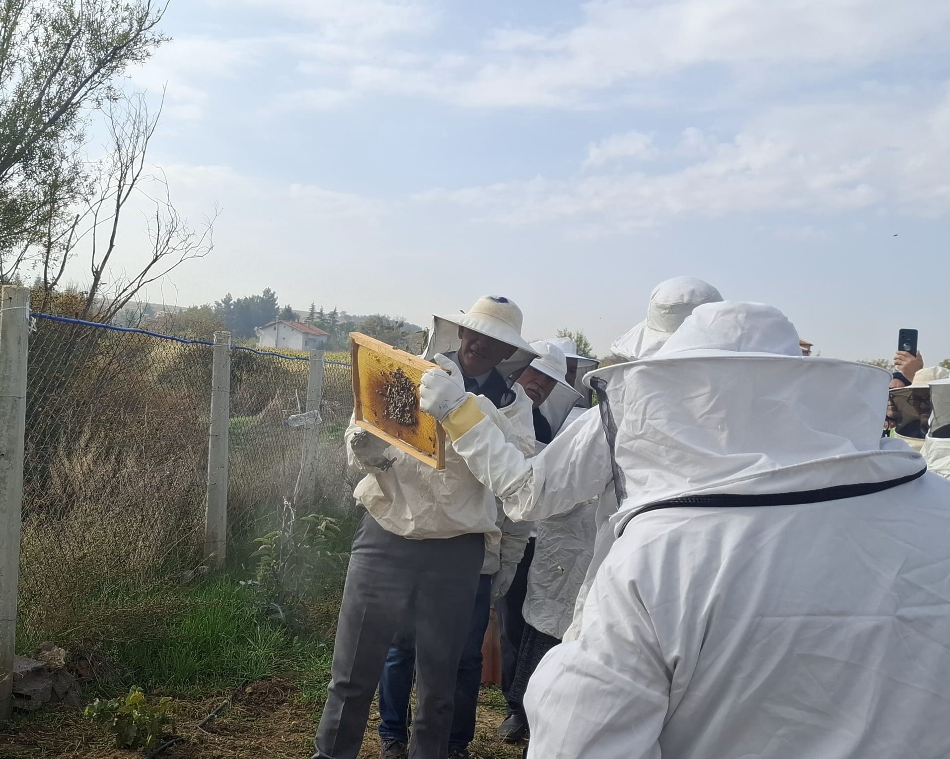 577768561 122183322536544242 4925343726054128548 N