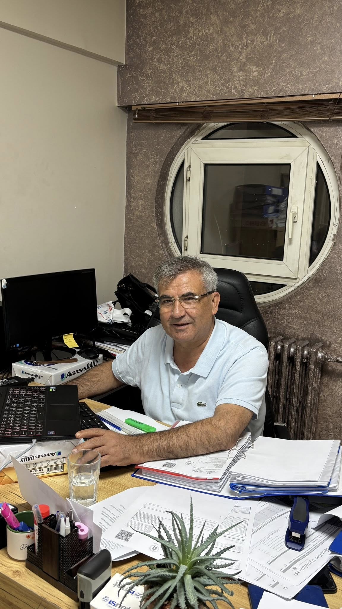 579326379 10163589485751252 5476586912576787316 N