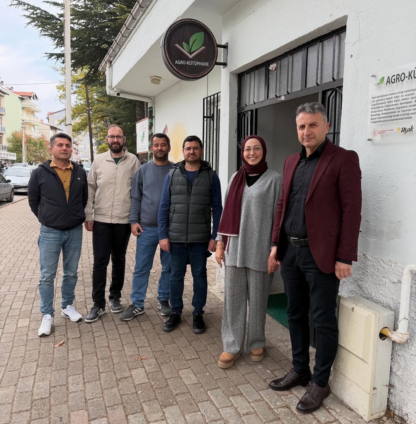 579964220 18094010608803986 4928960310233580308 N