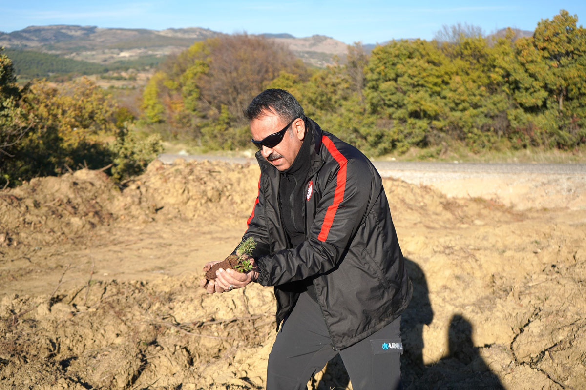 583880249 18292843564287272 7355177873599123424 N