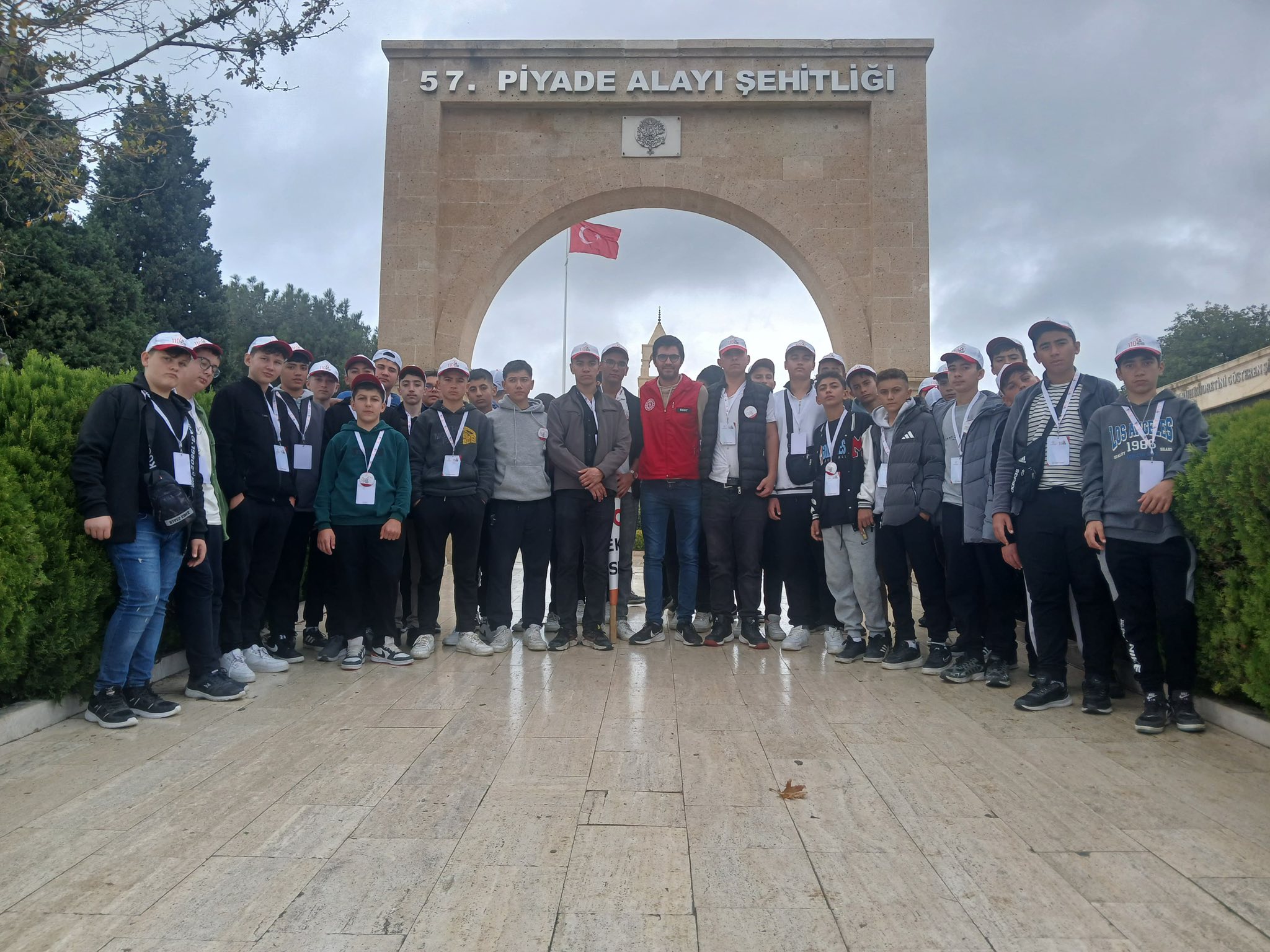 584096004 1252768176876952 3941517547848708817 N