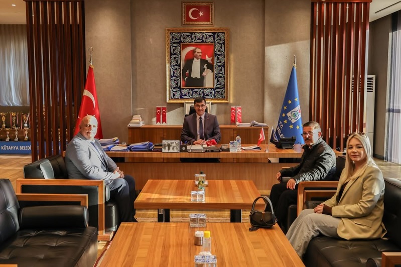 584401712 17905324725277179 4138834850941426989 N