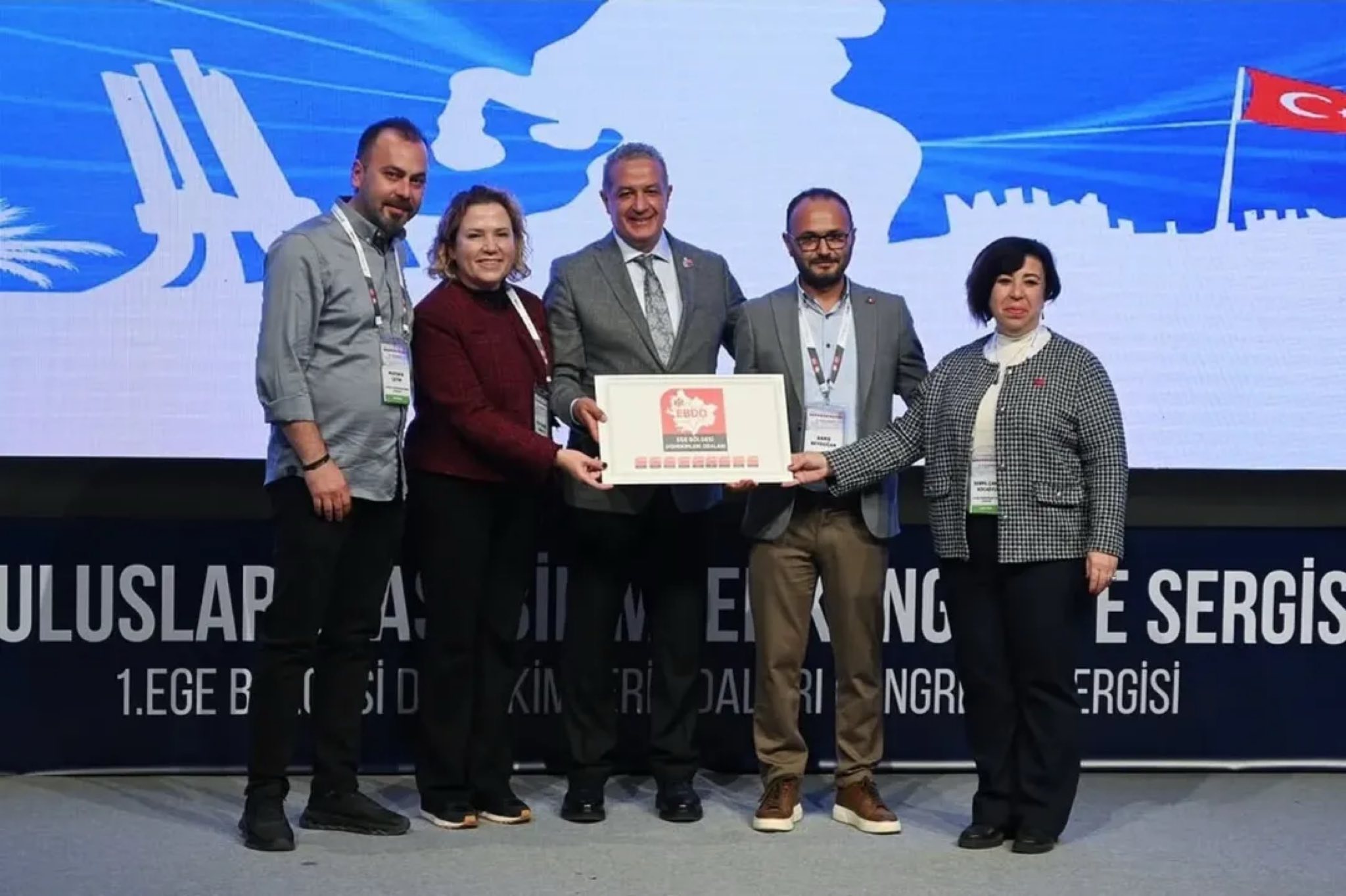 585999248 4325659004387879 5998444222673766616 N