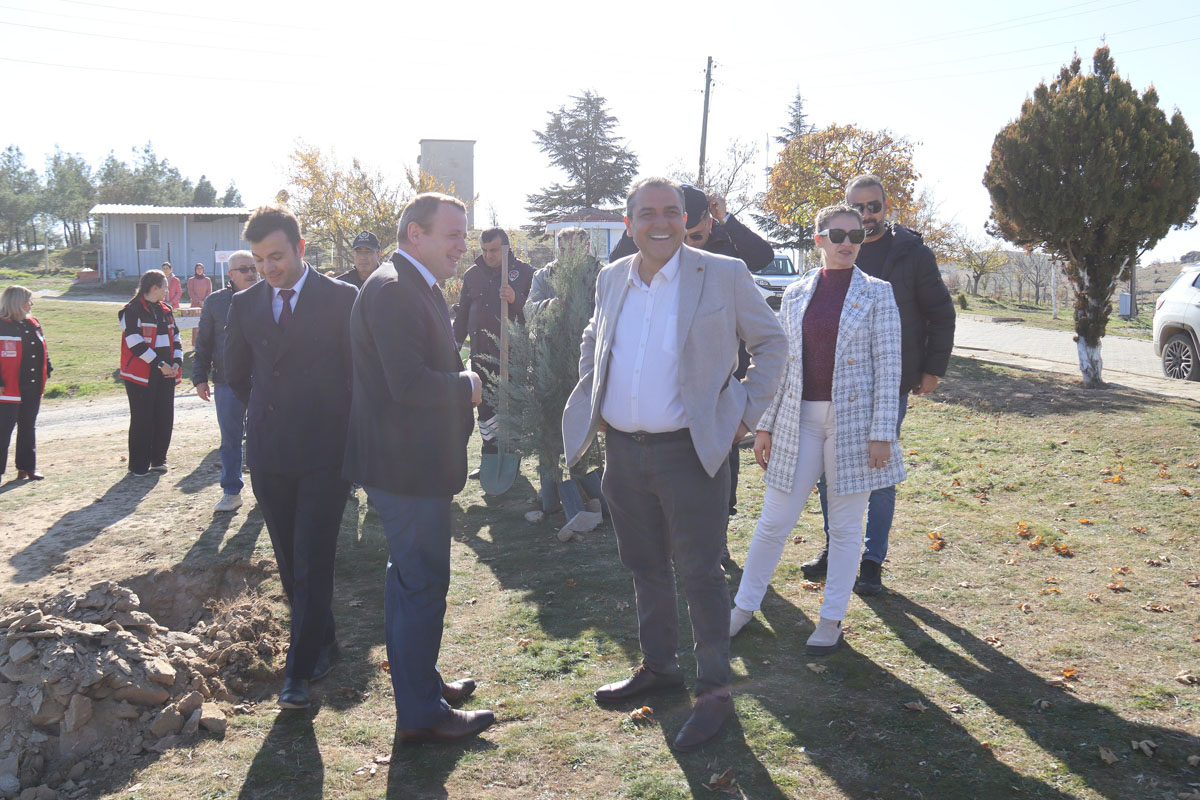 587278049 18300564436248245 5704630559903850747 N