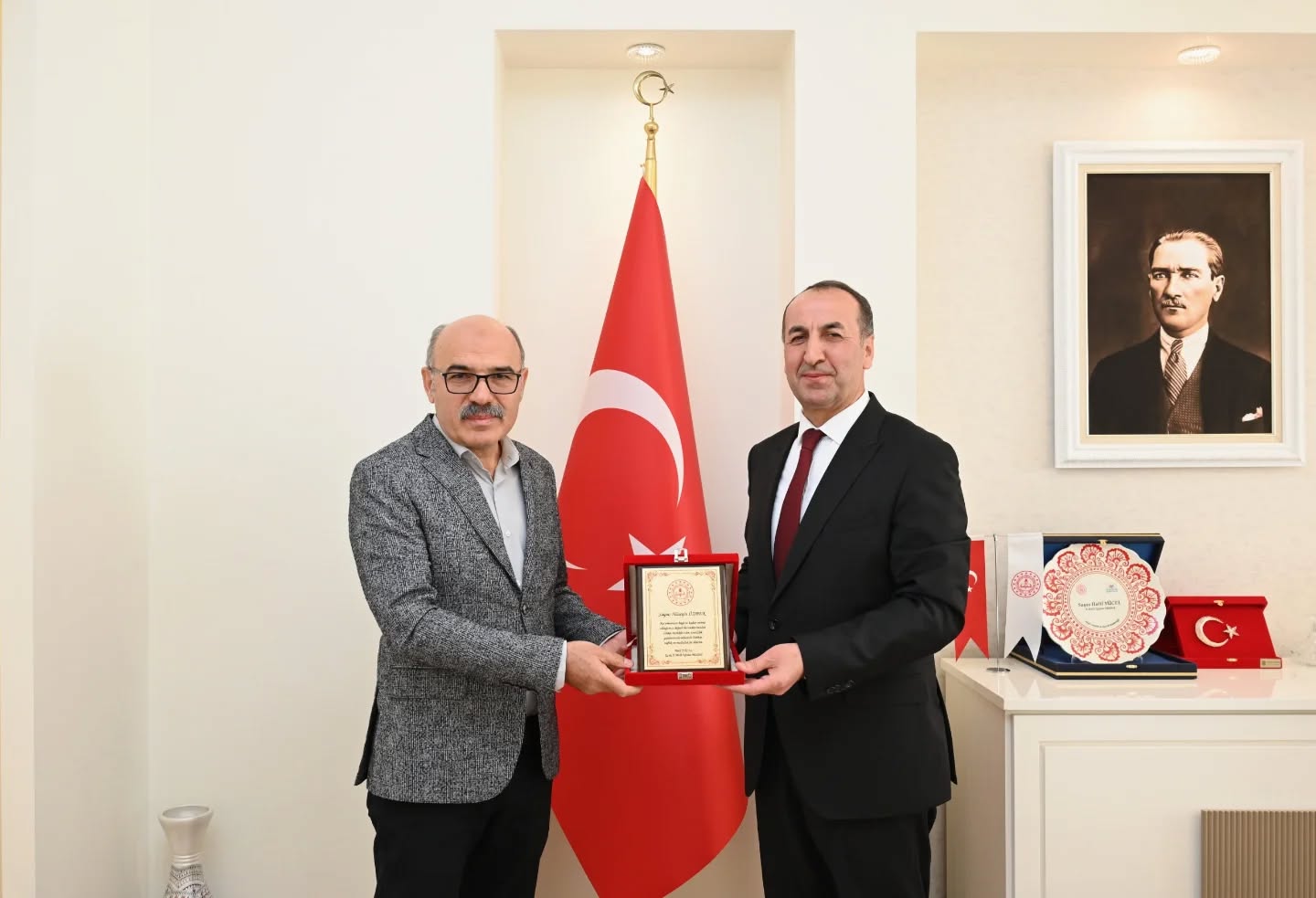 587292356 18144818944431364 7236337620328337163 N