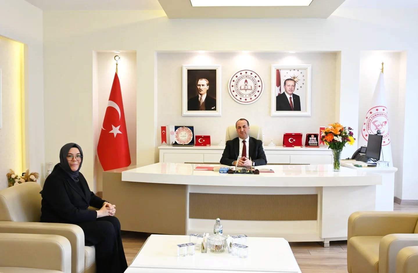 587784002 18145038919431364 7639898313879380856 N