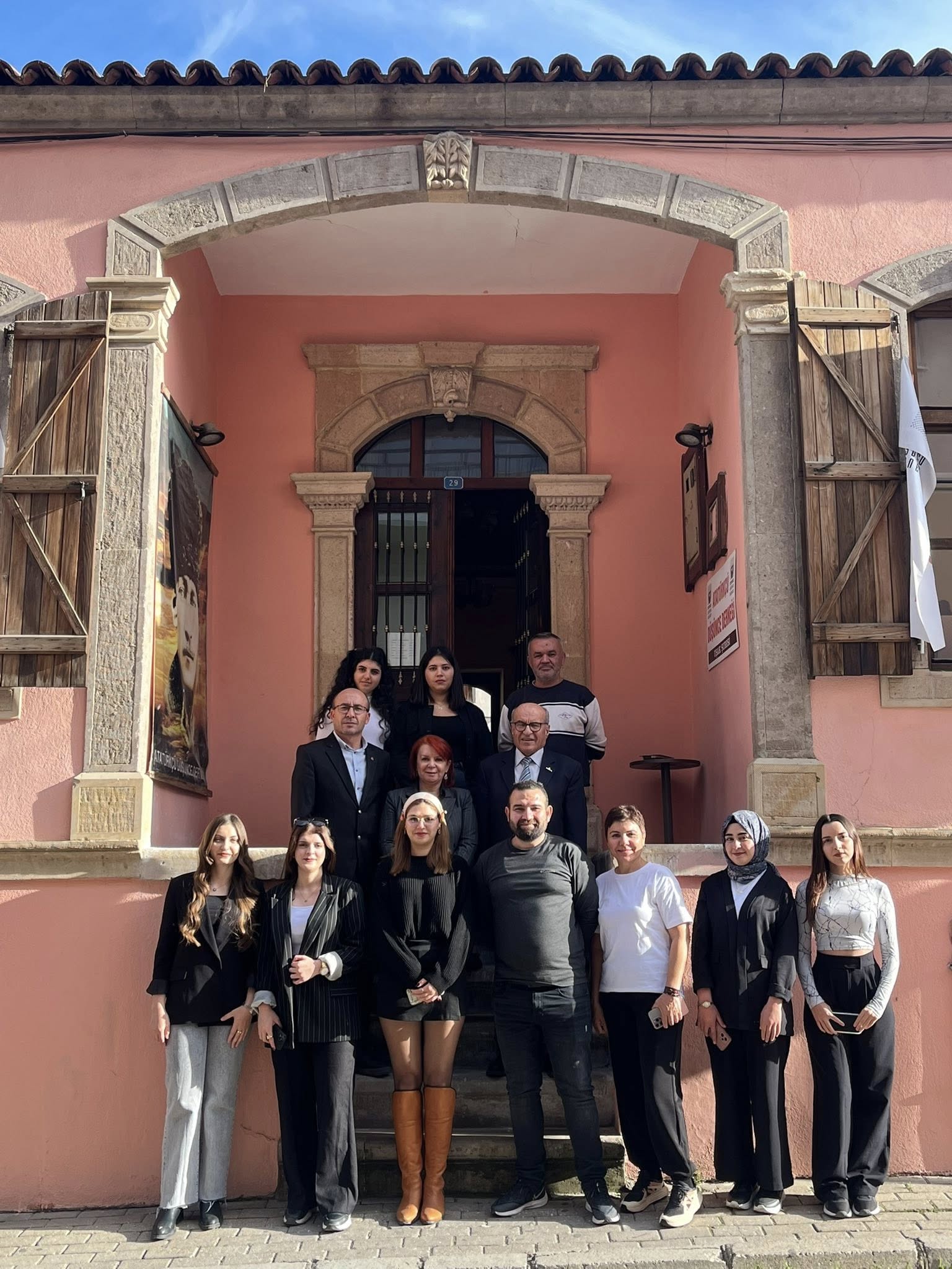 588059375 1436345021829463 327163589280736879 N