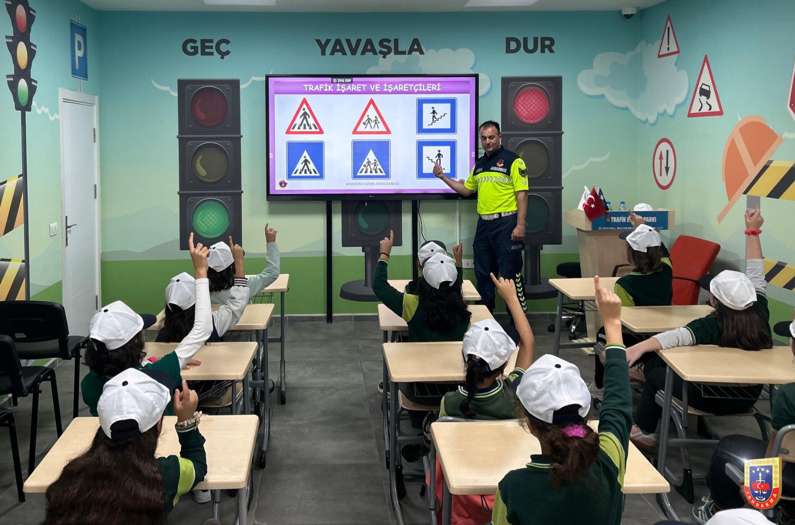 G5 Io C7 O X0 A Aq7 J X