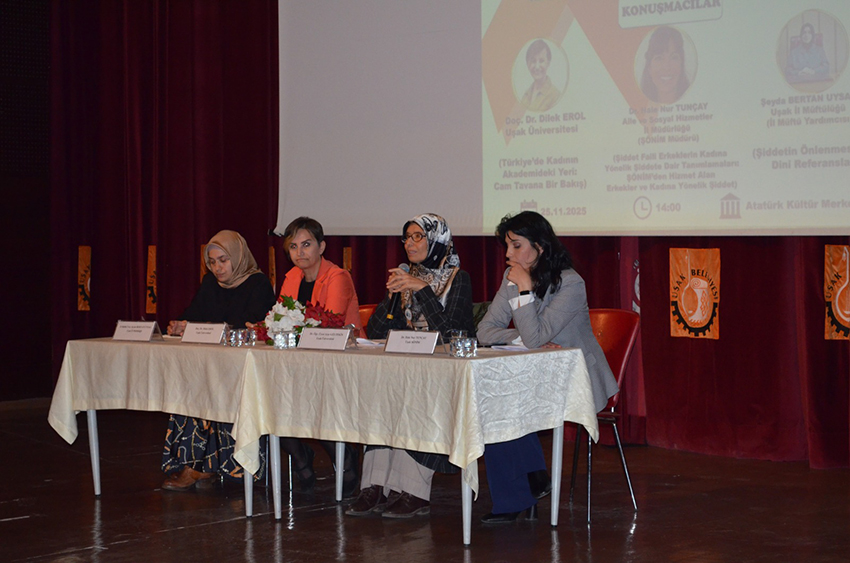 Kadın Çalışmaları Panel (1)