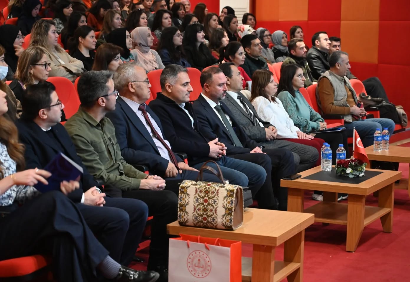 589126600 18145325311431364 8609037015215538888 N