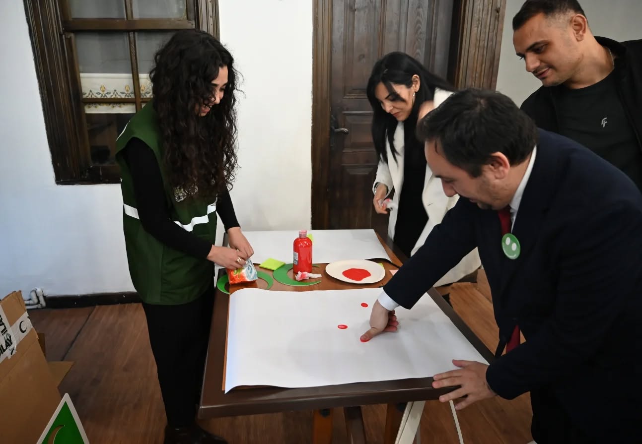 589294924 18145768159431364 9090301488787009408 N