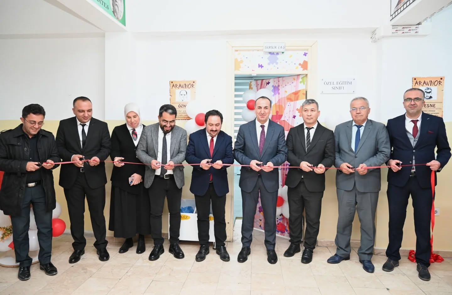 589878834 18145687387431364 9136347707395625242 N