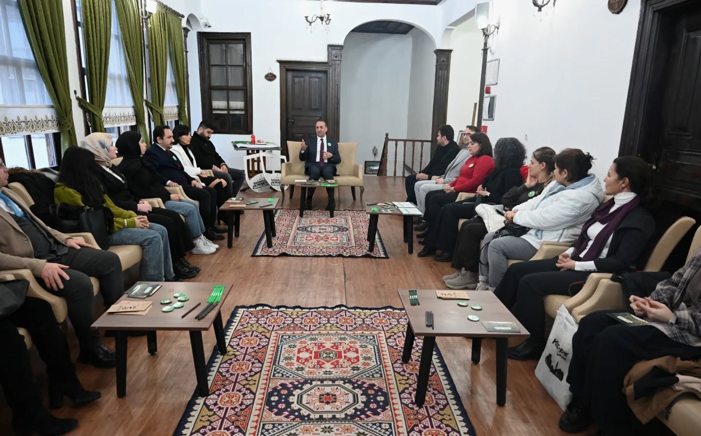 589902796 18145768087431364 5701017298371124337 N