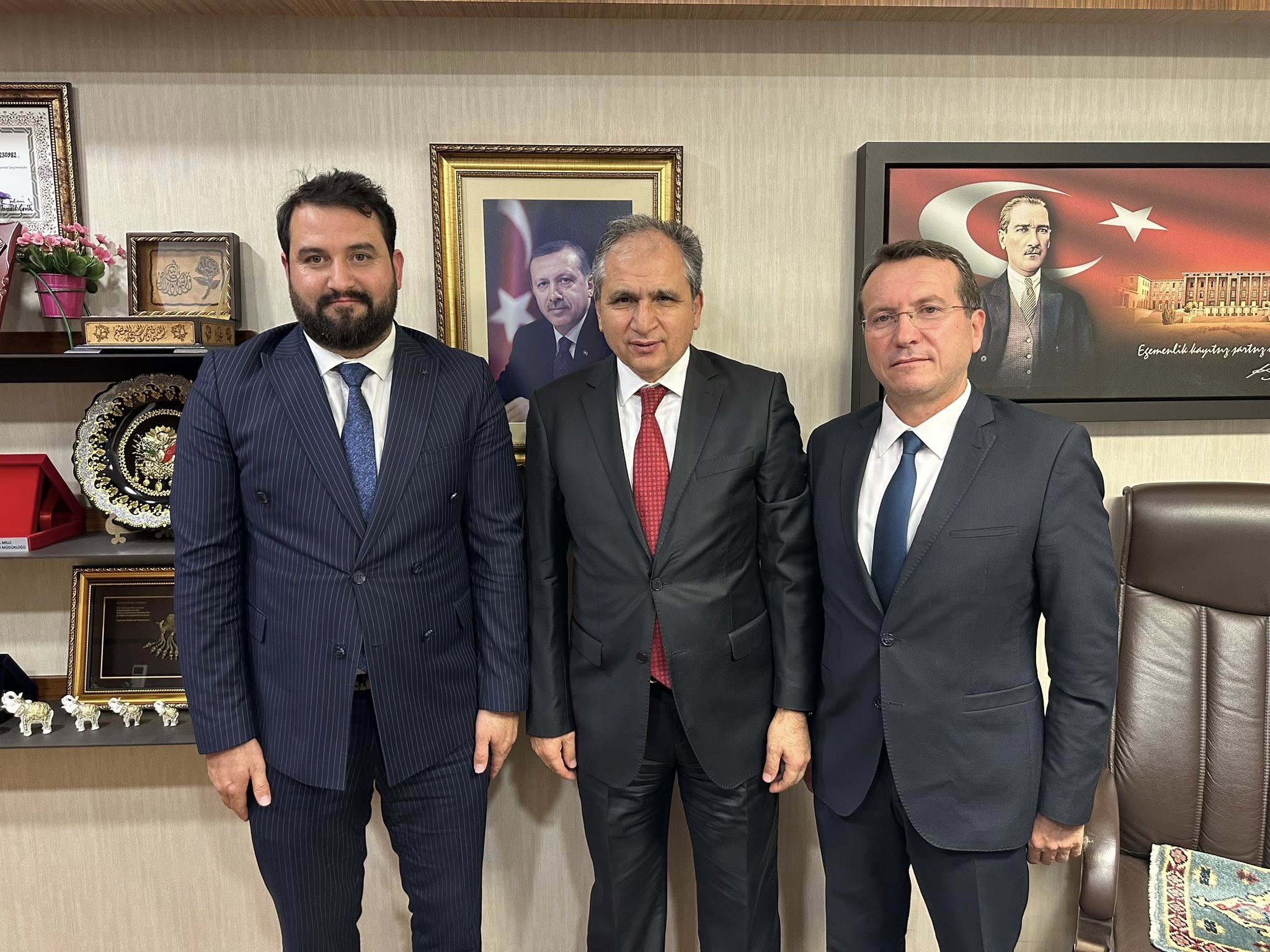 591736959 25352877561046829 4101606752510798883 N