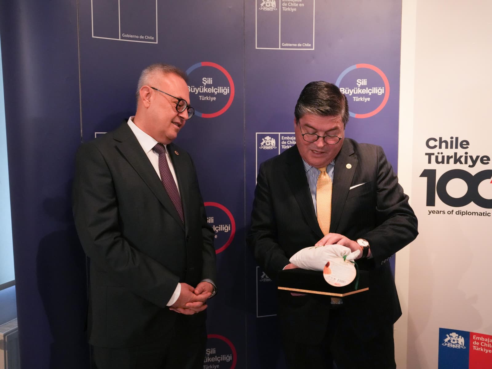 591876906 25445928618335193 421682733754796289 N