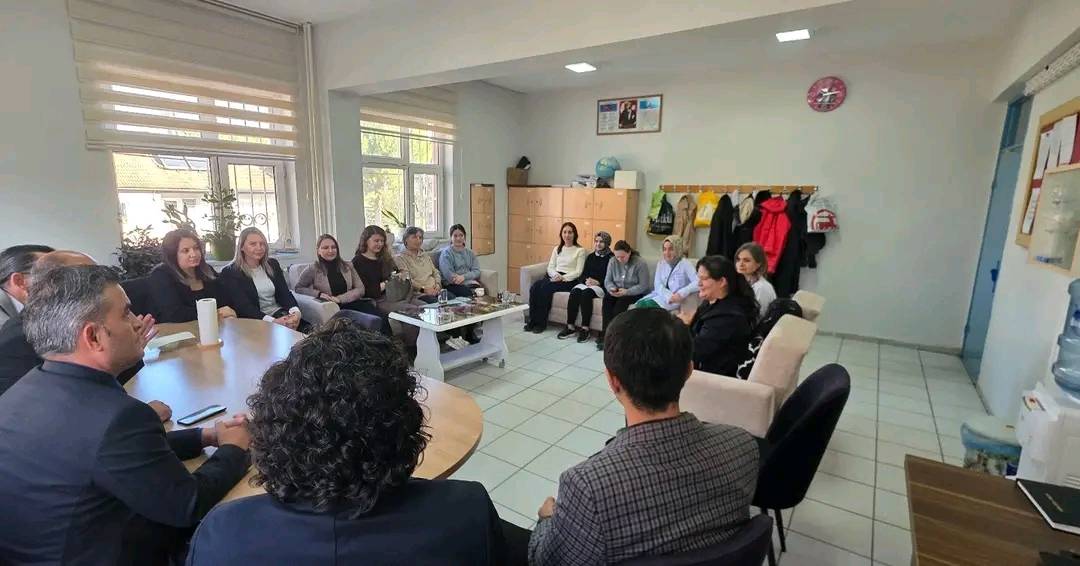 594574369 876736391553897 6815189174208987598 N