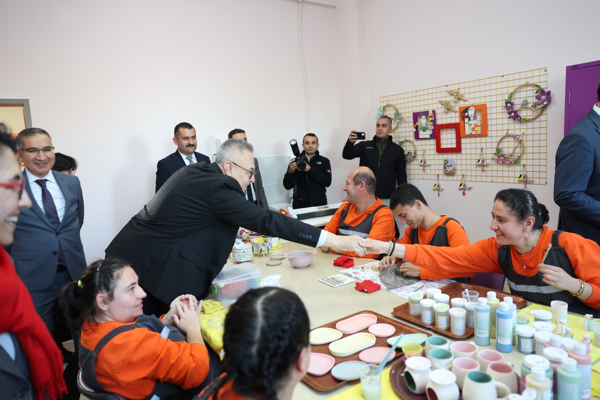 597381678 25558547417073312 3395140115497920921 N