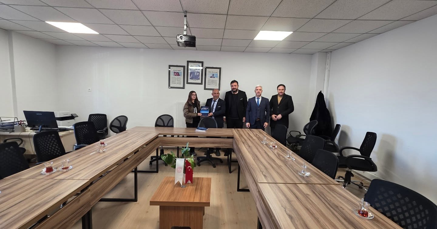 597865278 18178423888368344 5924209477674942496 N