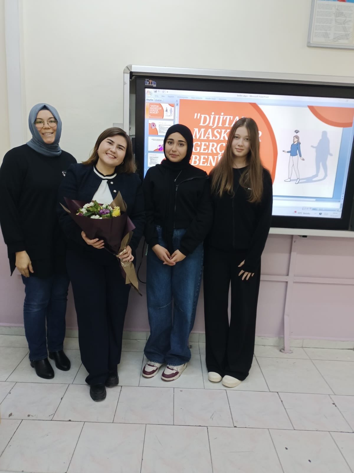 597901286 18096489319803986 8642261246716822074 N