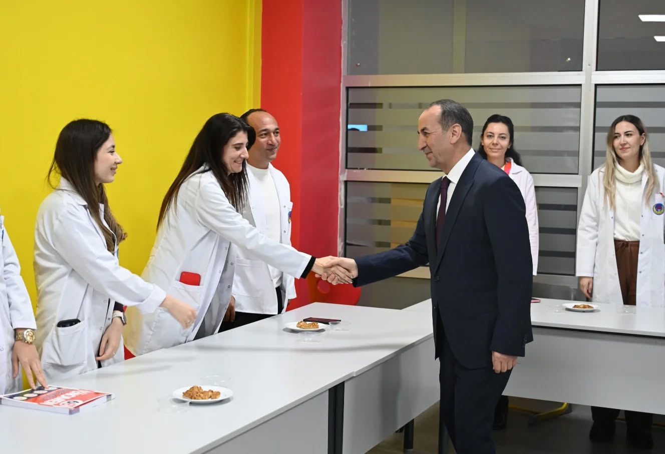 597936056 18146041333431364 2561774562729291833 N