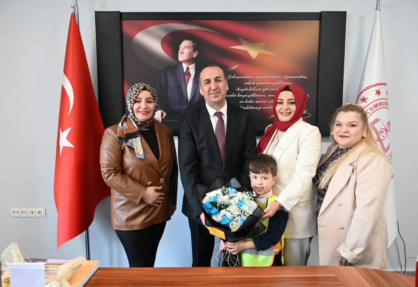 598339128 18146157142431364 4141679667981341504 N