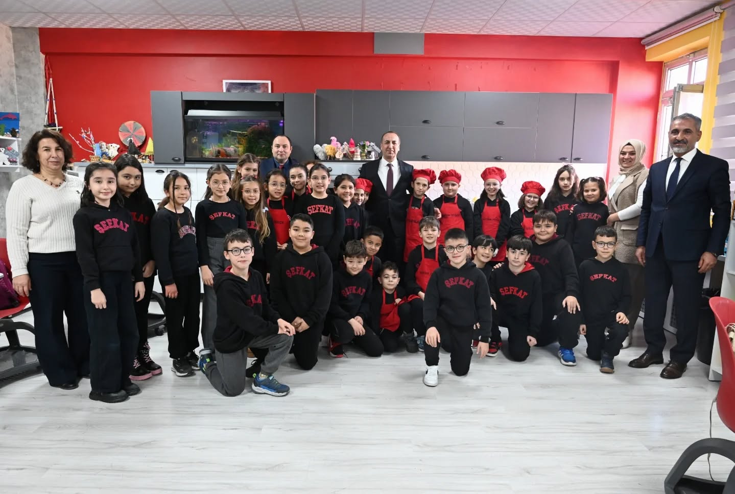 598349917 18146134549431364 5579006166965492514 N