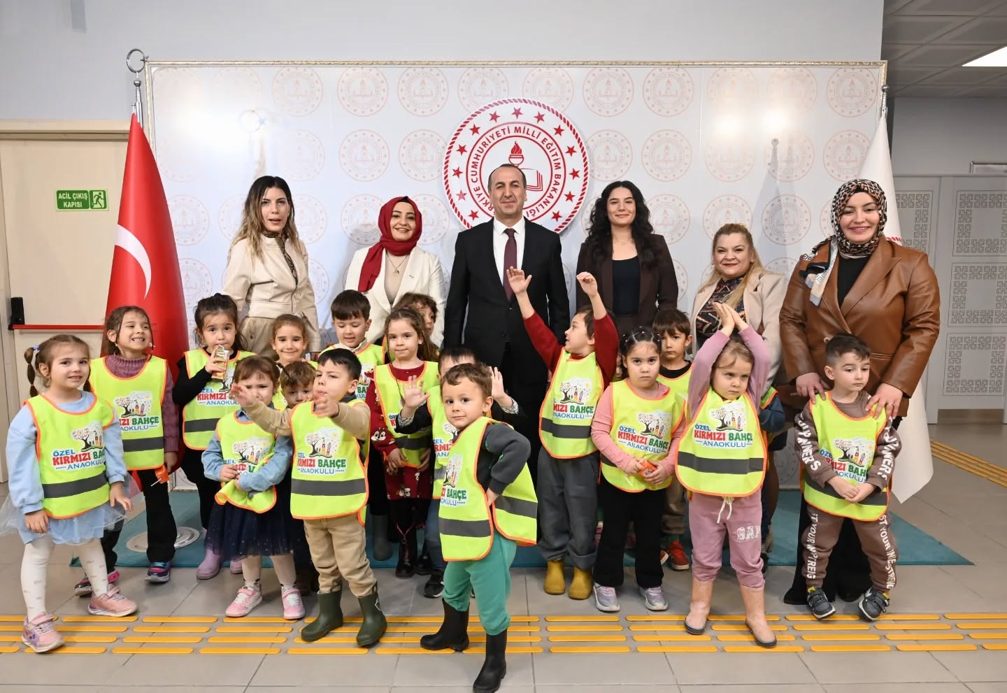 598354481 18146157133431364 5588894794787620073 N