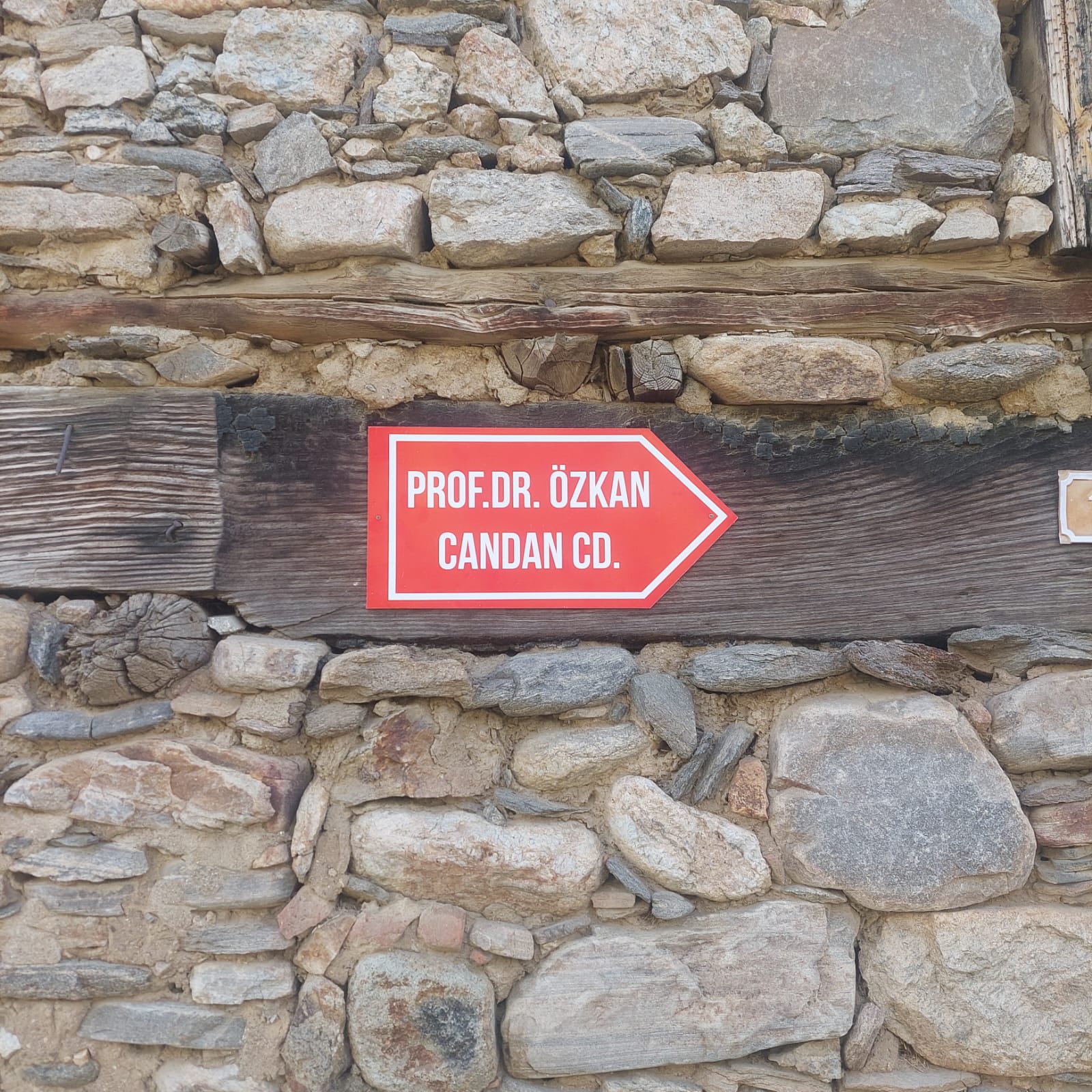 605770048 4281763782096646 284842712718686605 N