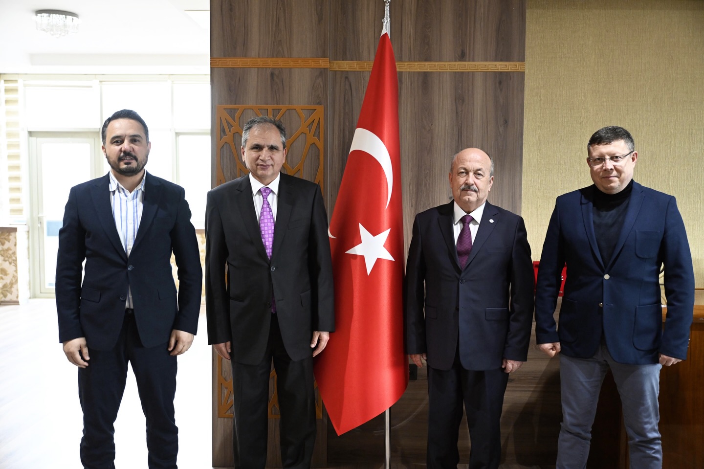 605851040 17867539812519890 3004327041077811101 N