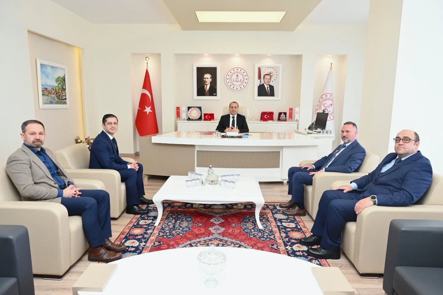 607186994 18147832408431364 5808207815783133040 N