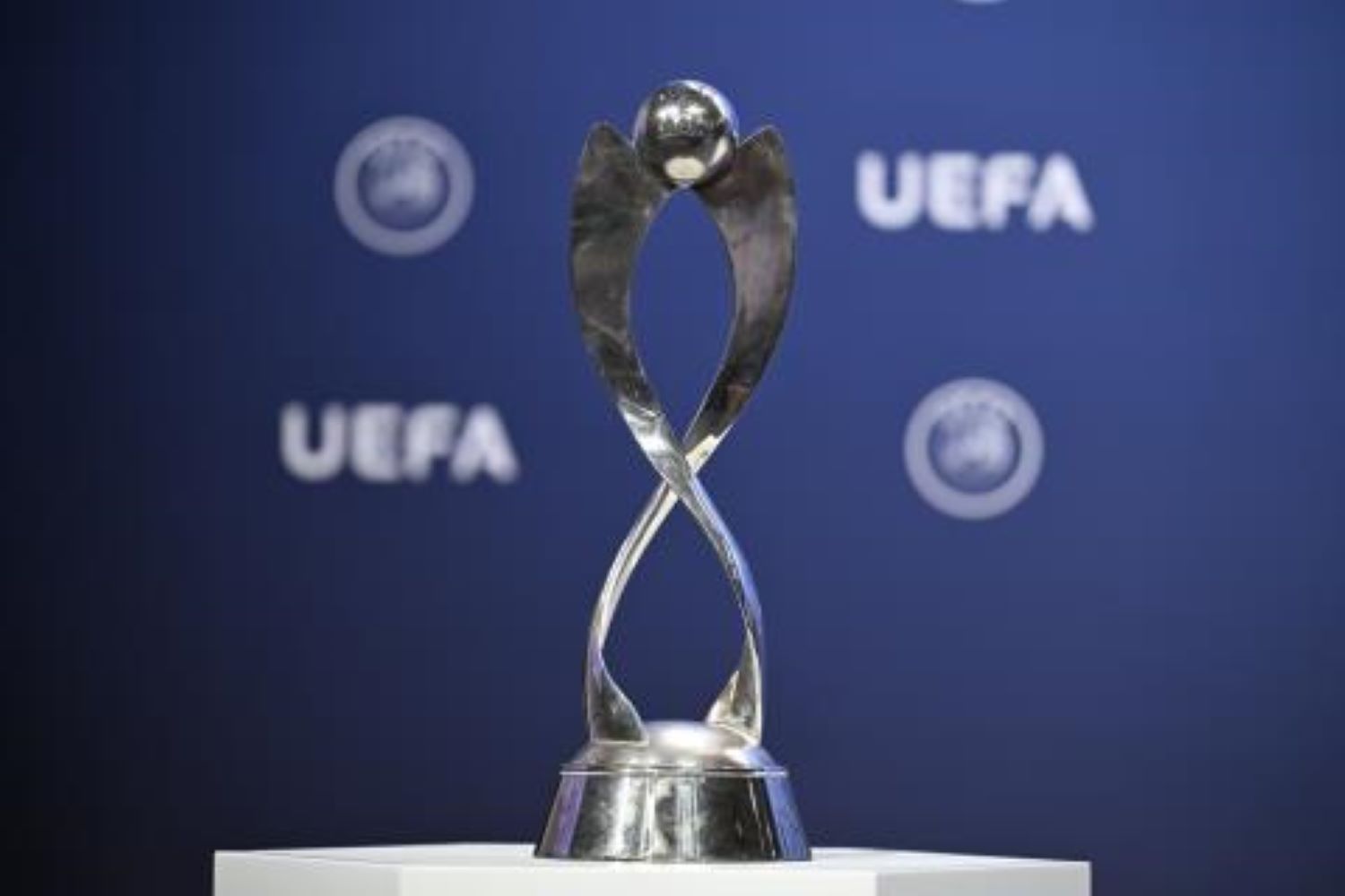 8237317Ef7F647E7925D9Fa131949C9C M