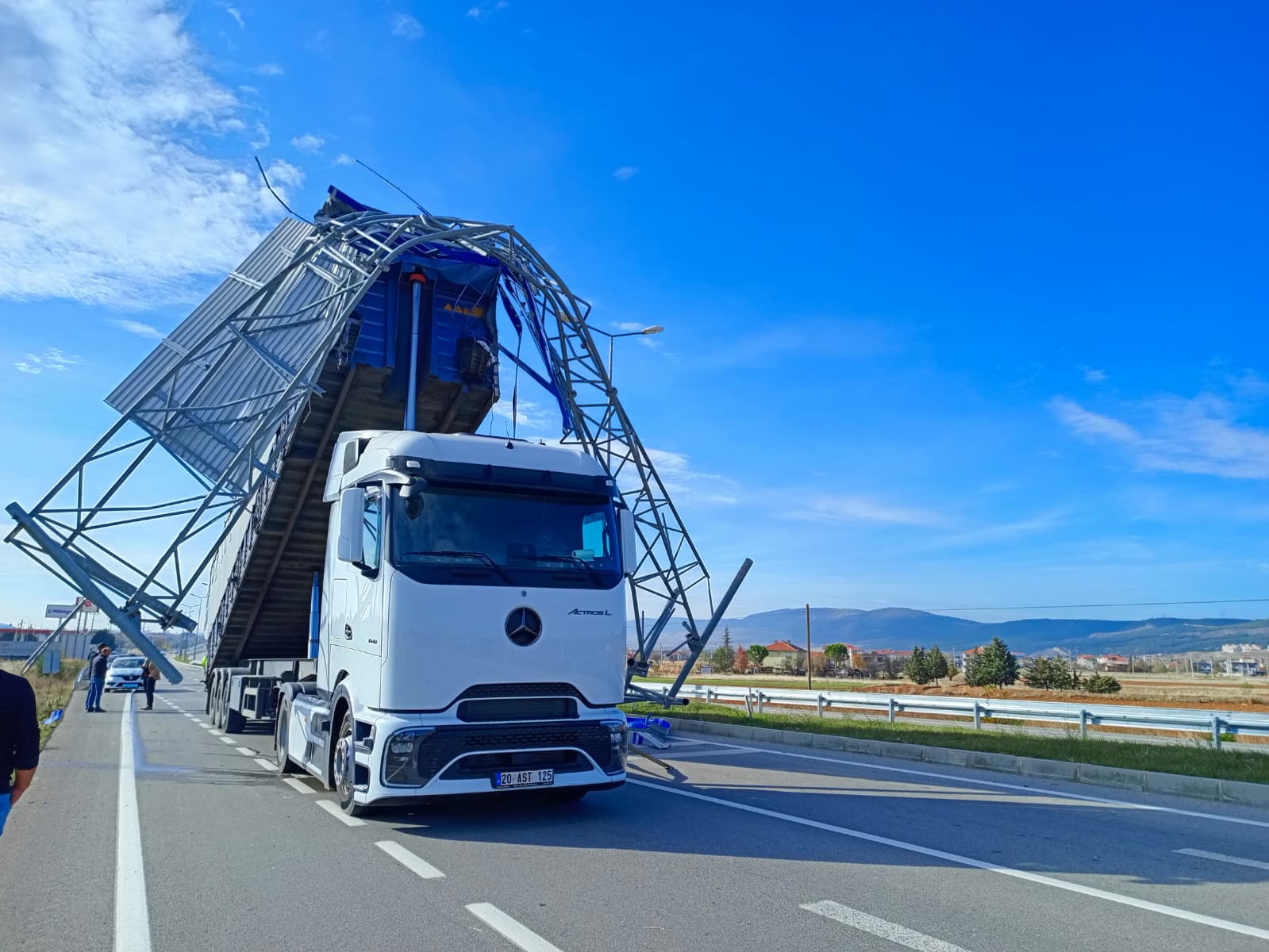 A A 20251203 39877752 39877751 D E N I Z L I D E A C I K U N U T U L A N T I R I N D O R S E S I T R A F I K L E V H A S I N A C A R P T I