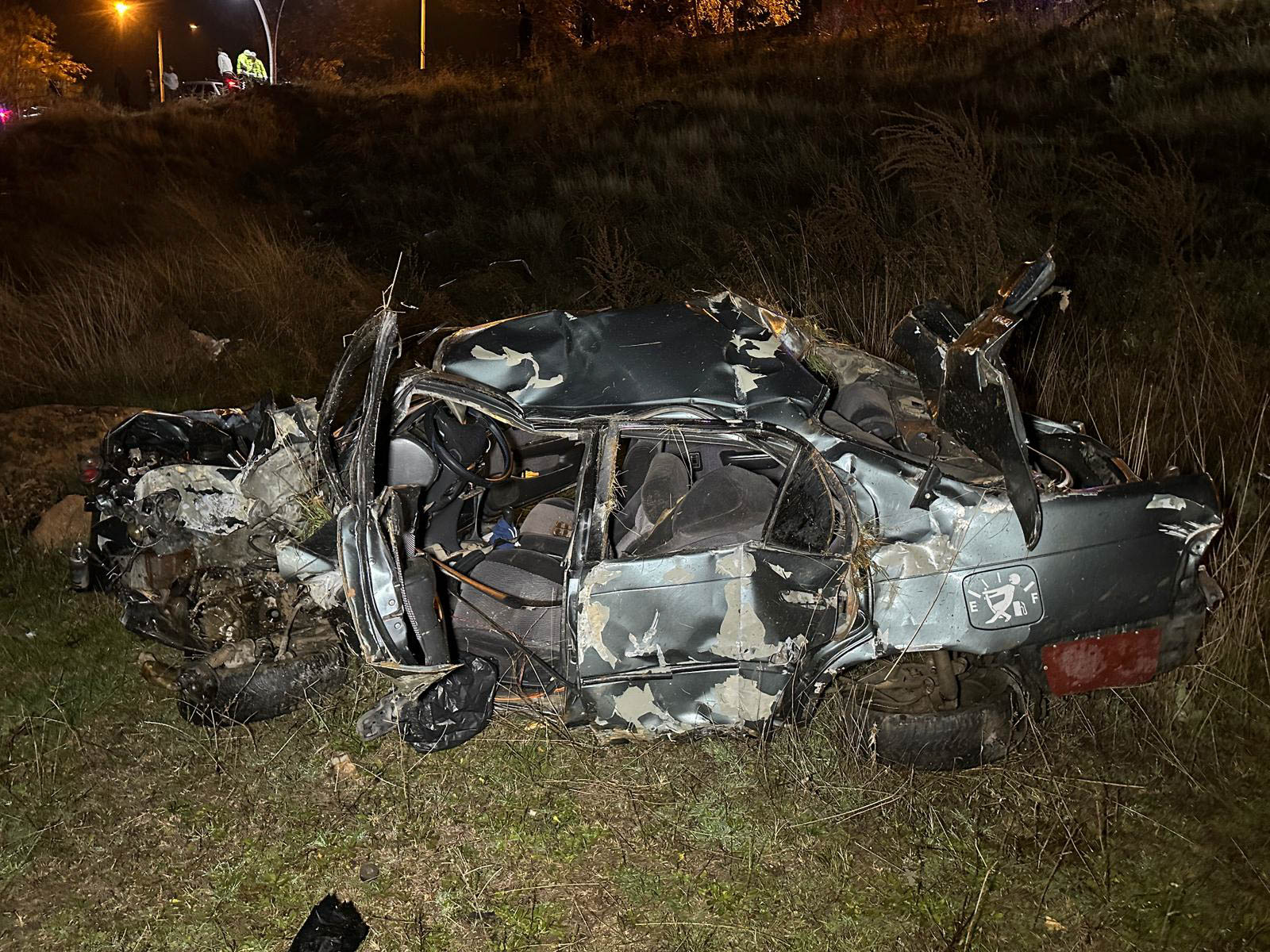 A A 20251206 39904684 39904682 U S A K T A S A R A M P O L E D E V R I L E N O T O M O B I L D E K I 2 K I S I O L D U 1 K I S I Y A R A L A N D I