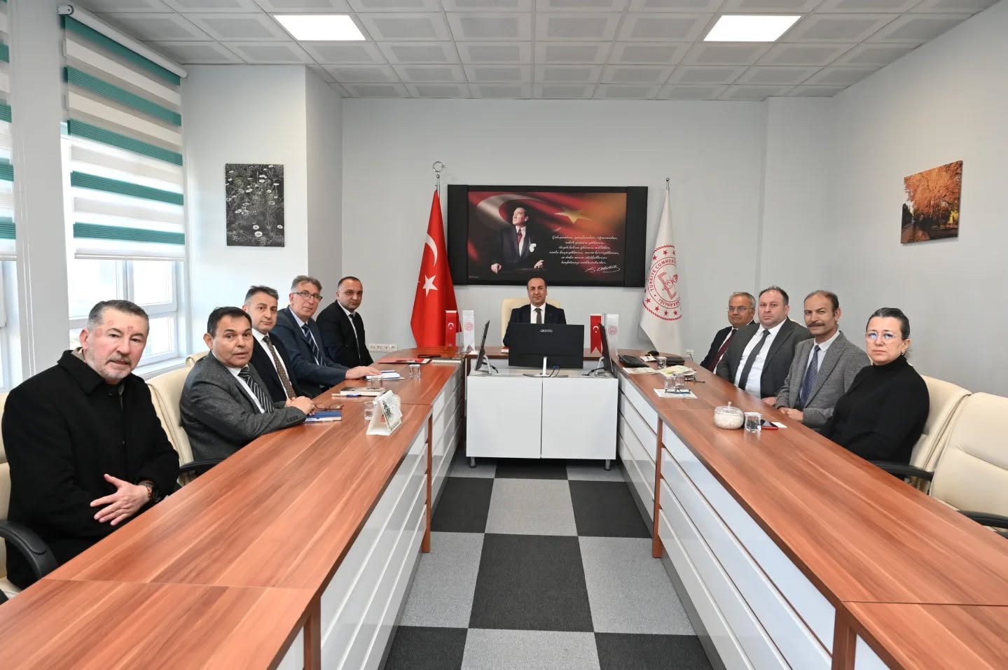 609837418 18148250188431364 9060020643240786123 N