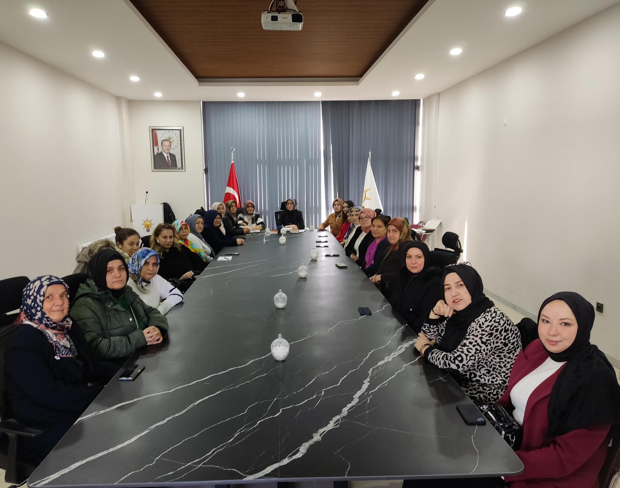 611830128 895586996328434 6132833481557075632 N