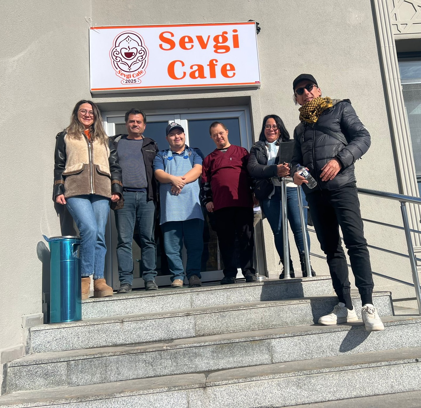 612249019 18099182578874679 1297452674388933374 N