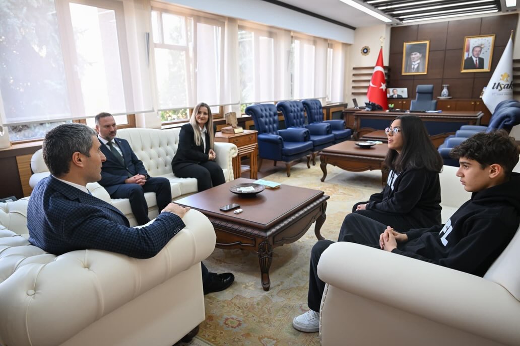 613532524 18060626543646501 4570828184303822367 N