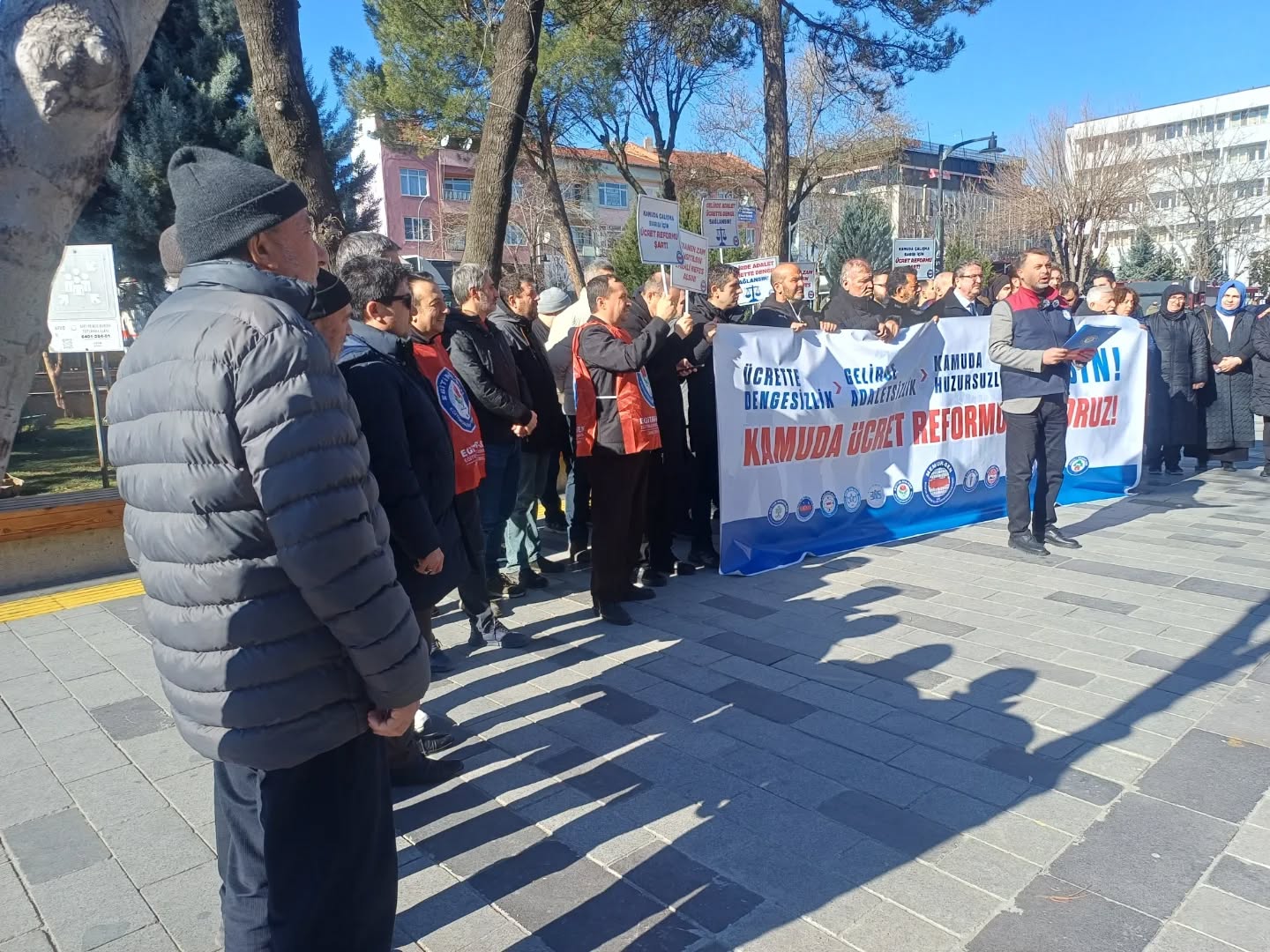 613675576 18501787663072340 3544786840205736457 N