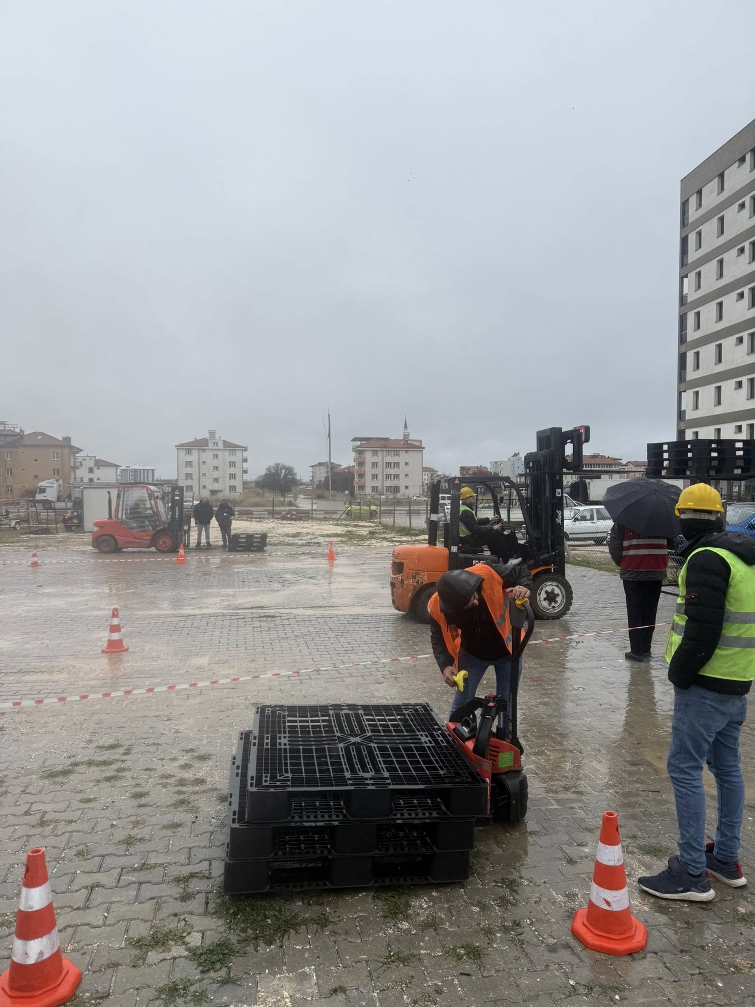 615184105 33515289618085282 3661507916993388949 N