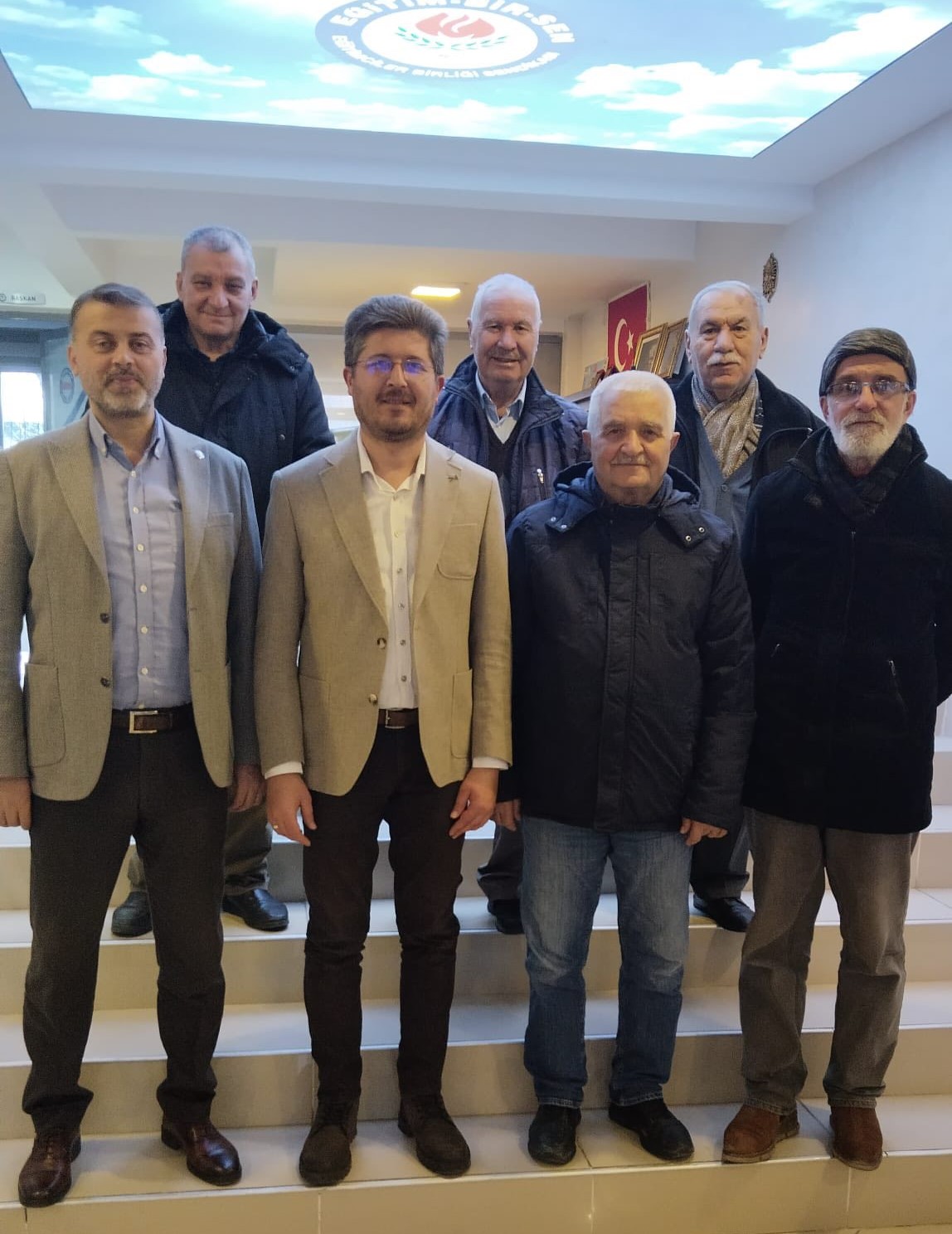 615479999 3268291323329119 8898934680558283797 N