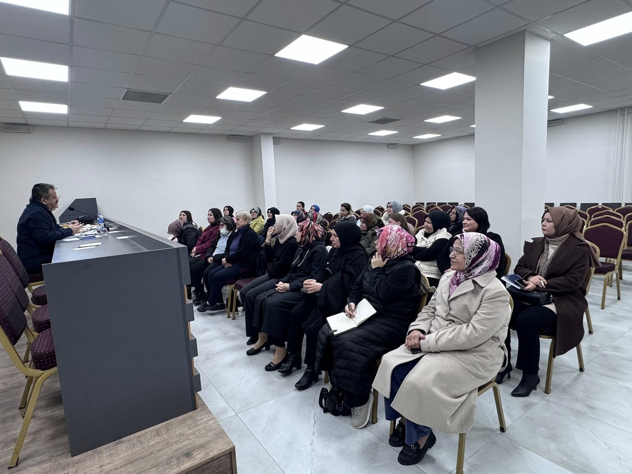 615800102 900861742467626 4016511167296715578 N