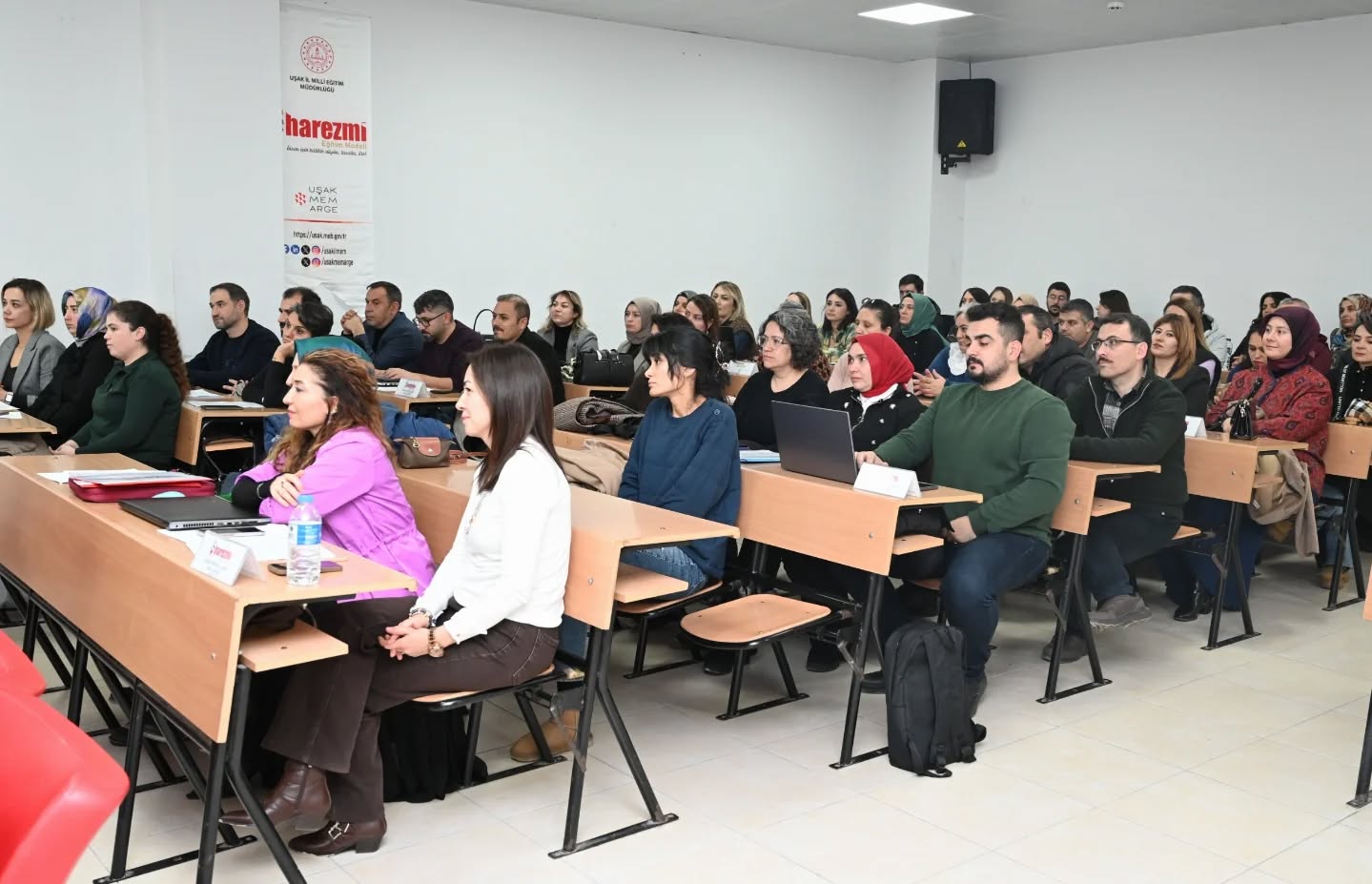 616091778 18149378884431364 2397544851671331552 N