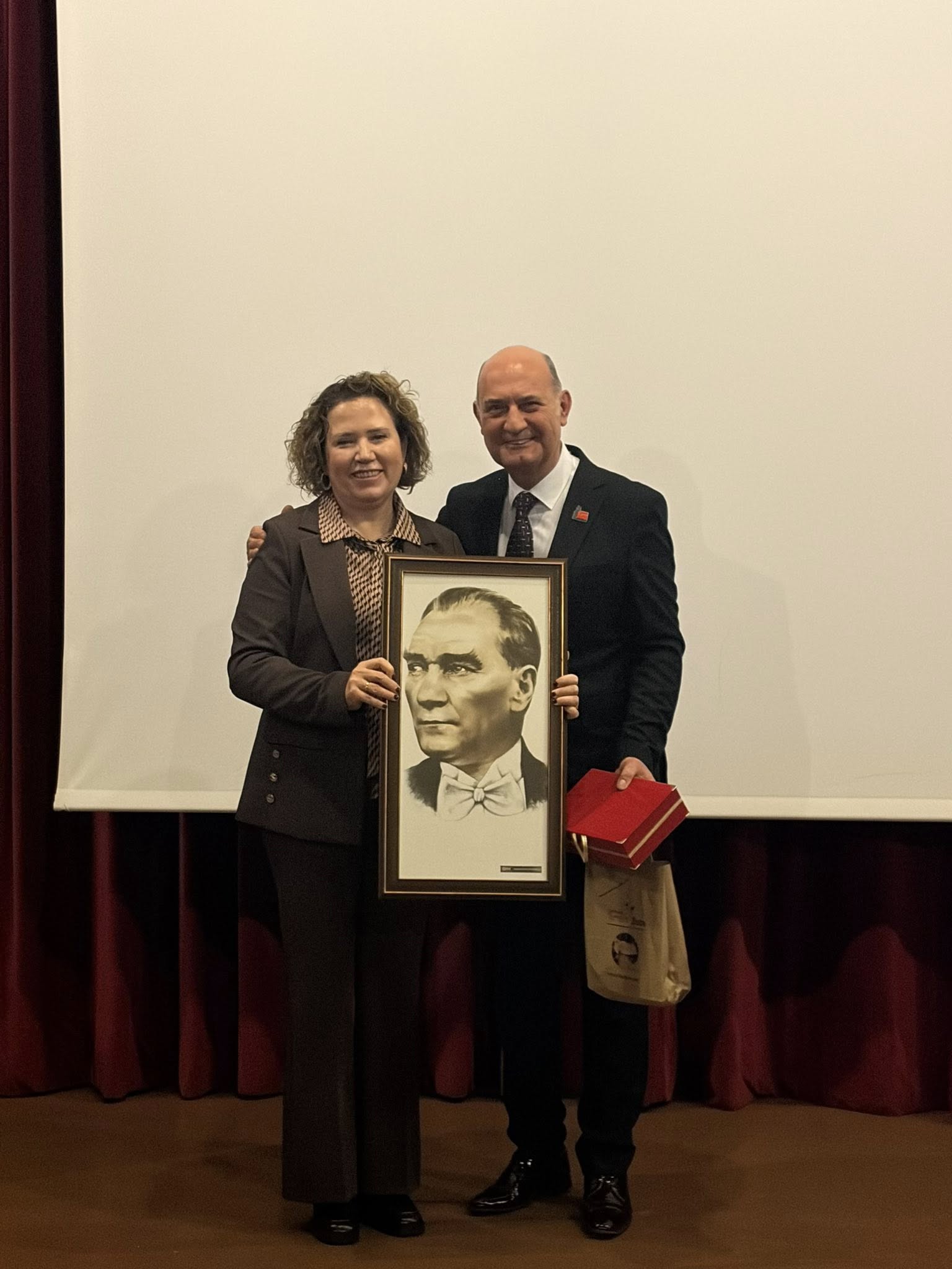 618083608 4384894905130955 3540718599663345534 N