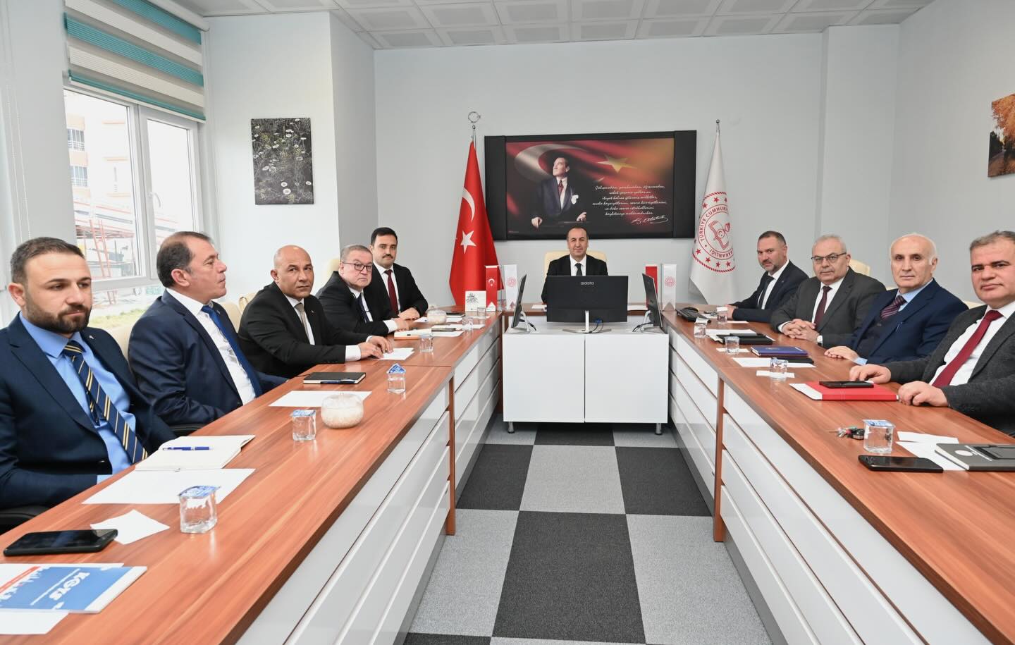 623094264 18150504097431364 2544603247346860300 N