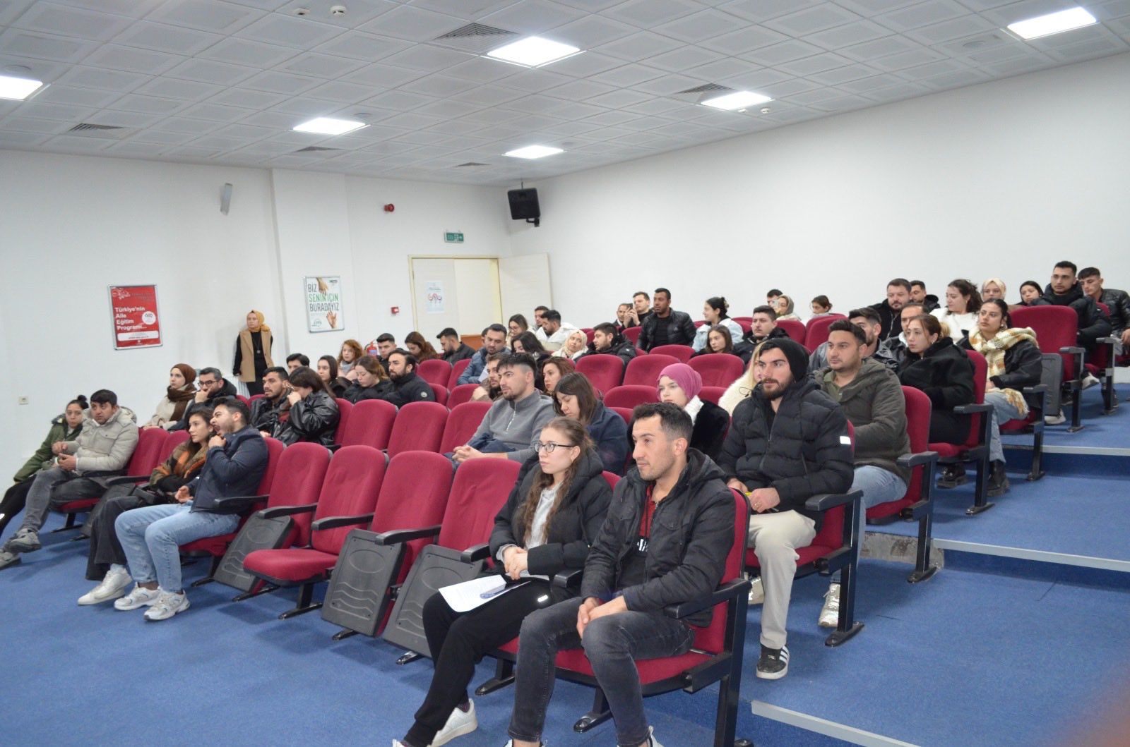 G Q Rn N J W U A A U9D4