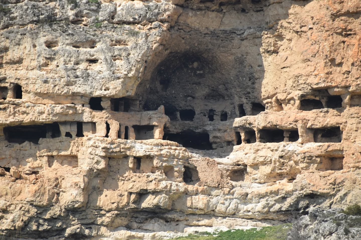 Kırlangıç Mağarası’nda Pepuza’nın 1500 Yıllık Sessiz İzleri! 3