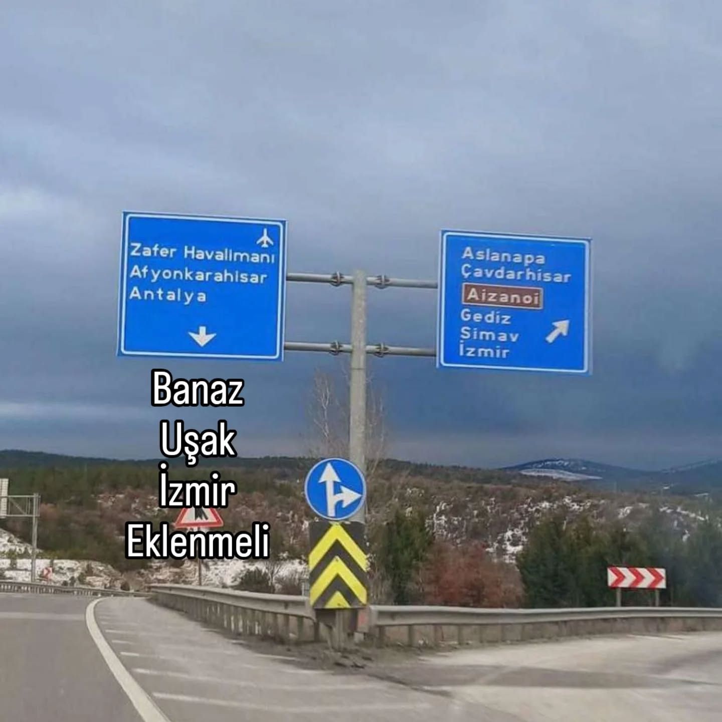 Zafer Havalimanı Kavşağında Tabela Karmaşasına Tepki