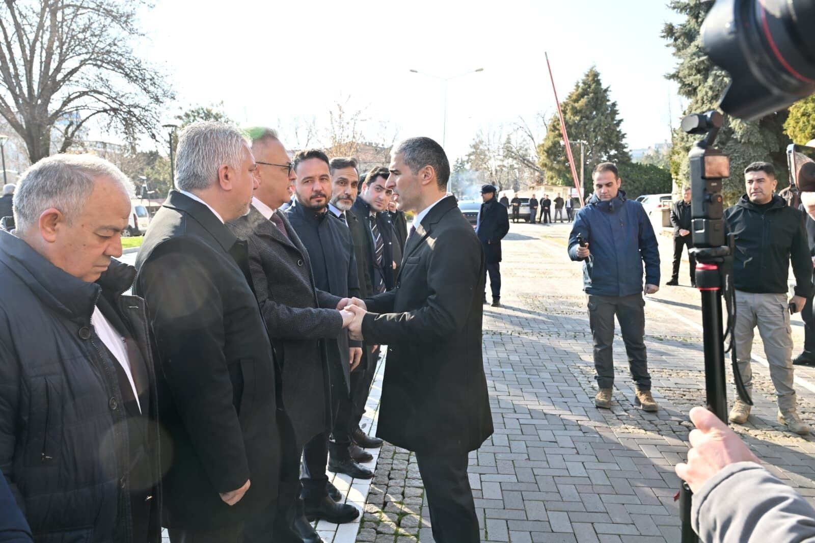 641443005 1227786746192192 3825511563328079871 N